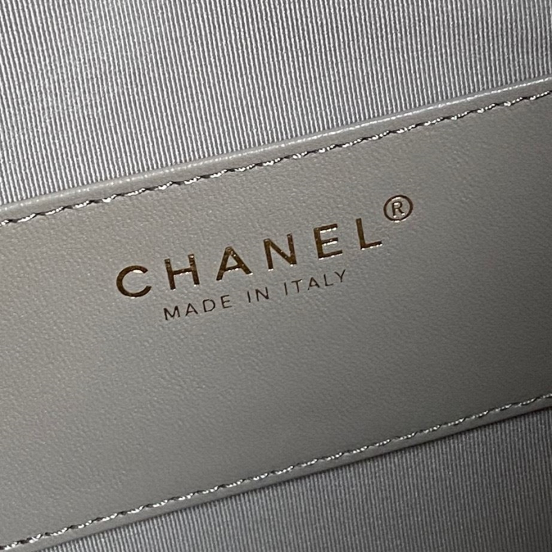 Ch**el bucket bags